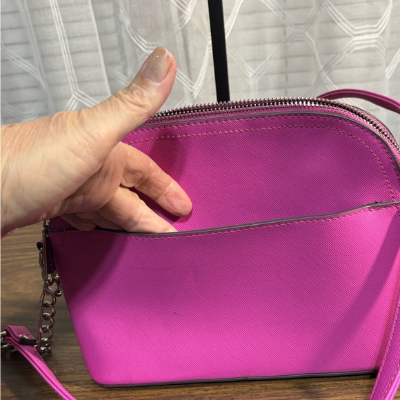 Steve Madden HOT Pink Crossbody Bag 54” strap Not adjustable 10”x7”x3.5” clean - Picture 5 of 8